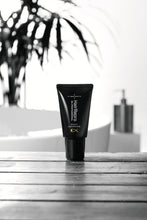 Load image into Gallery viewer, scalp cleansing for men, scalp purifying for men, aging scalp, thinning hair, hair loss, scalp care, hair care, Aderans, Aderans Singapore, excess sebum, oily scalp, oily hair, buildup, impurities, charcoal, smelly scalp